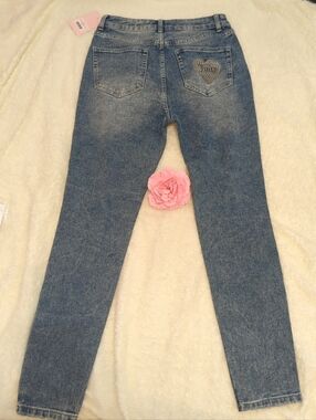 Juicy Couture Blue Jeans with Heart Detail Detachable Chain Size 8 Rare NWT